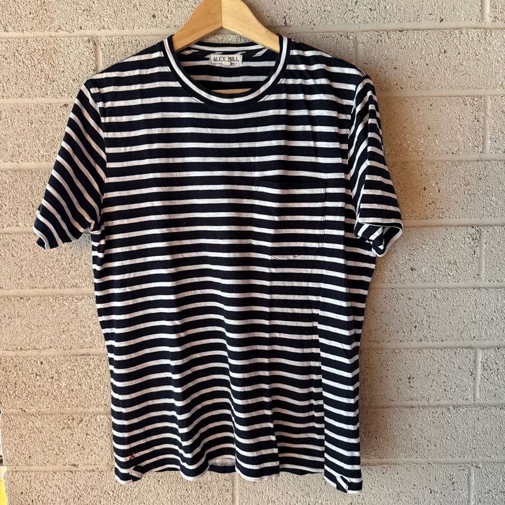 Alex Mill Navy and White Striped Men's T-Shirt Small